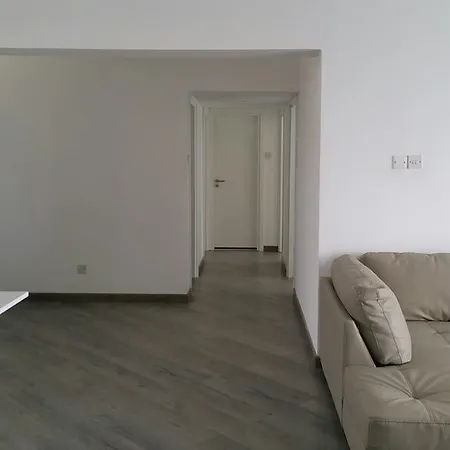 Beach Front Flat * לרנקה